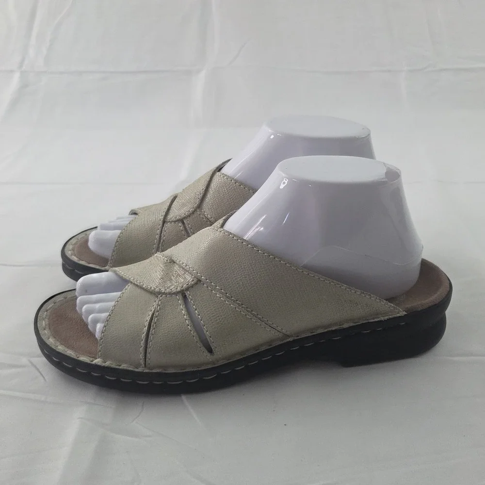 Clarks Sandals Womens 8 M Beige Leather Slide Comfort Coastal Grandmother